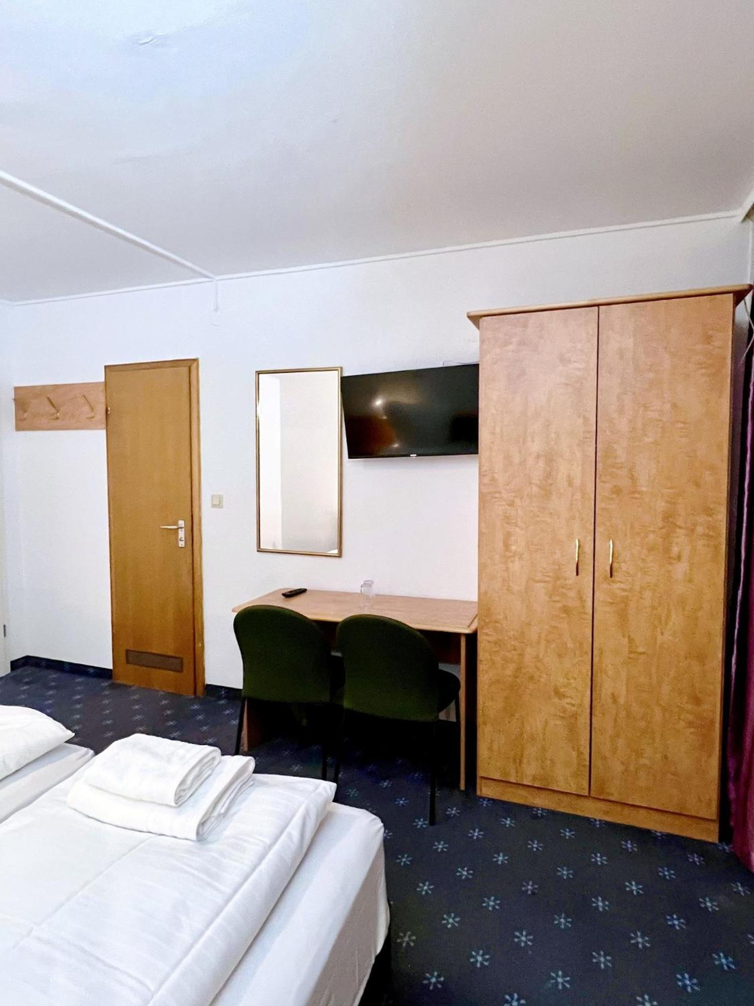 Hotel Neo Cologne Bonn Airport Rosrath Exterior photo